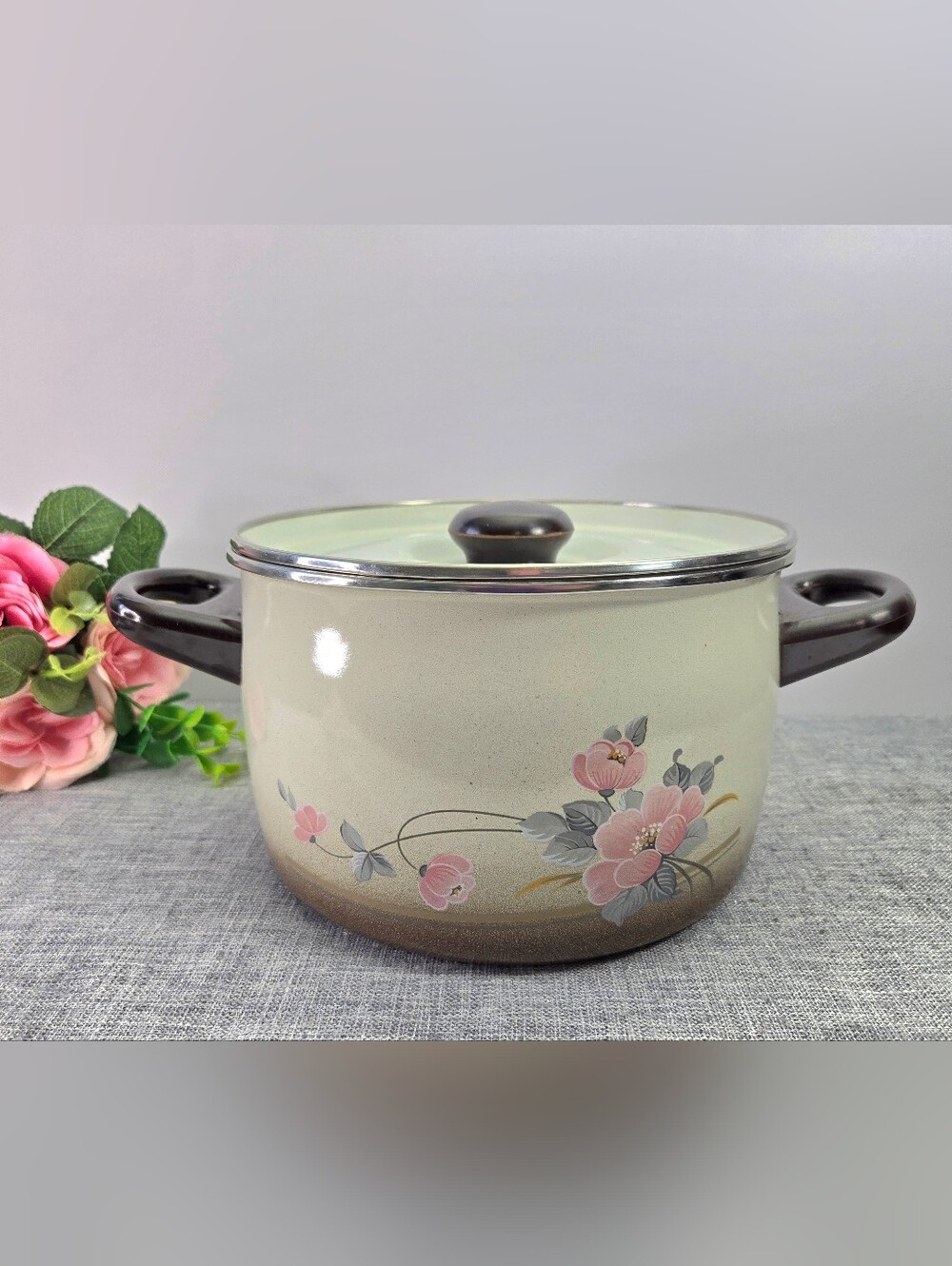 Vintage Belis Czechoslovakia‎ Enamel Cooking Pot with Lid Retro Pink Floral MCM